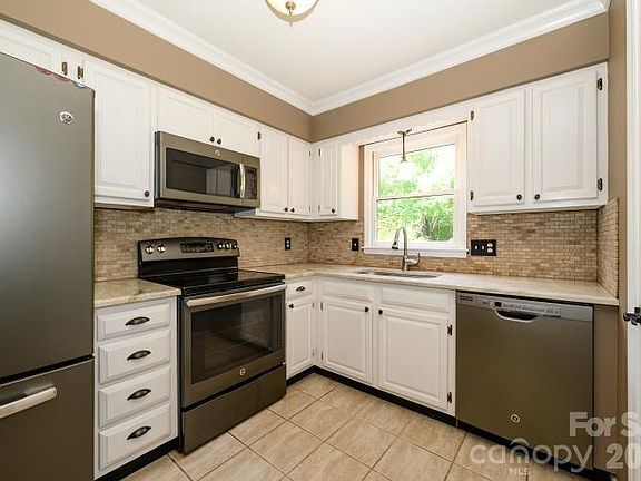 5th image of 3605 Colony Crossing Dr