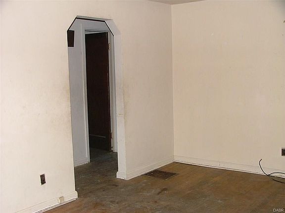 4th image of 349 Harriet St