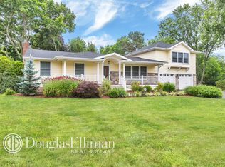 24 Searington Dr, Syosset, NY 11791