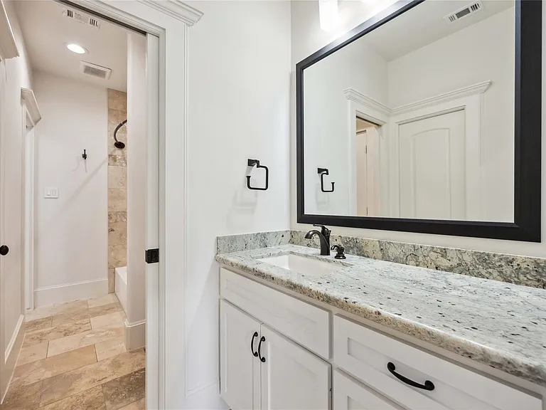 215 Malone St — Photo 34
