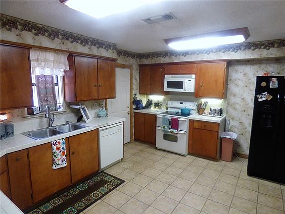 4th image of 2110 Fm 2461