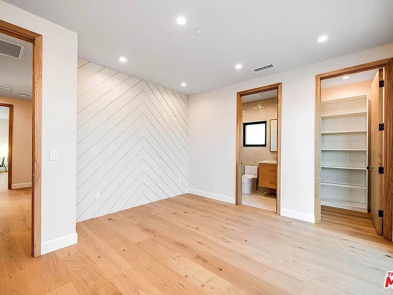 12427 Cumpston St — Photo 24