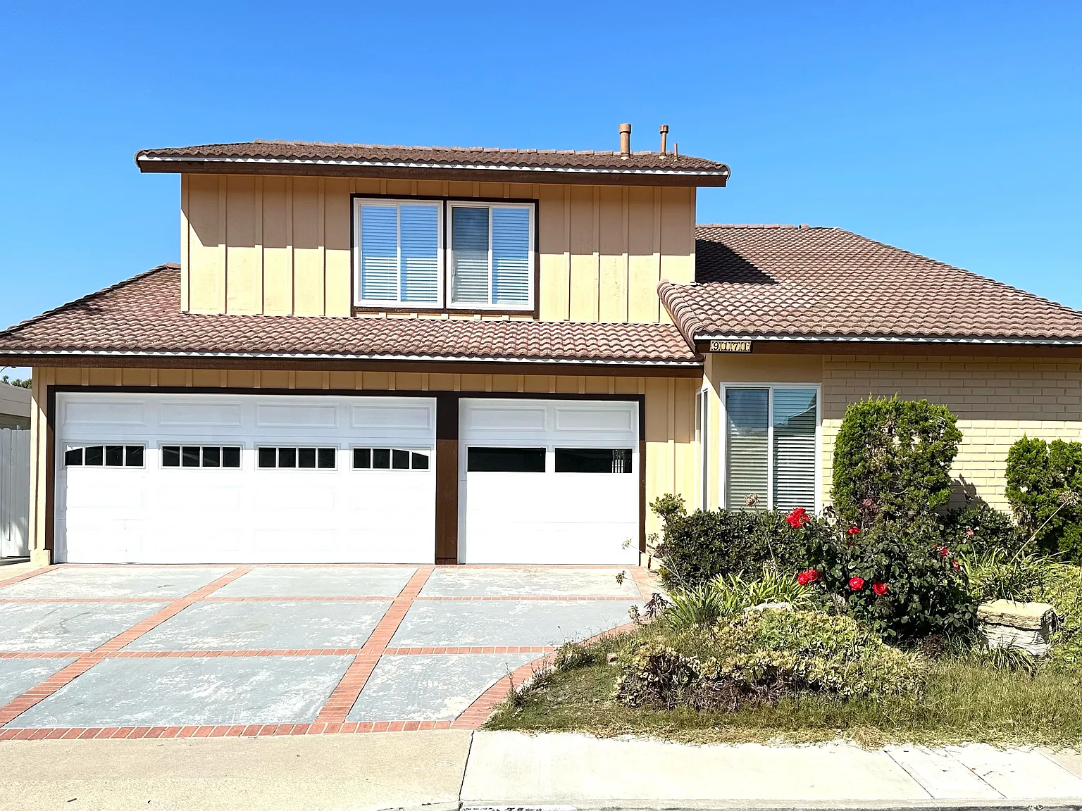 Five Harbors Dr, Huntington Beach — Photo 1