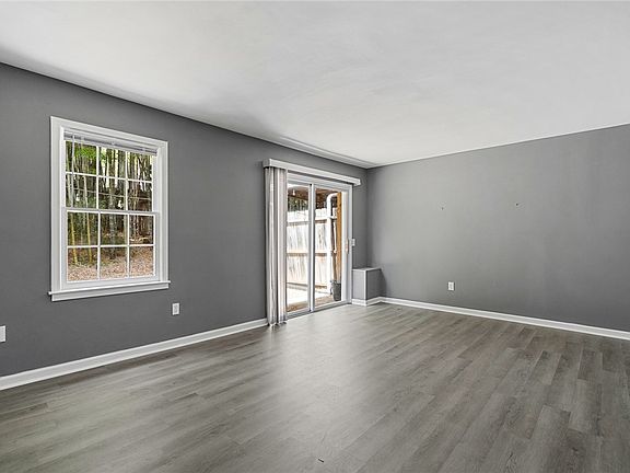 5th image of 119 Freedom Dr APT 4