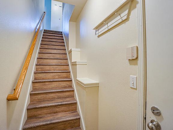 3rd image of 1718 SE Halyard Ln #1718