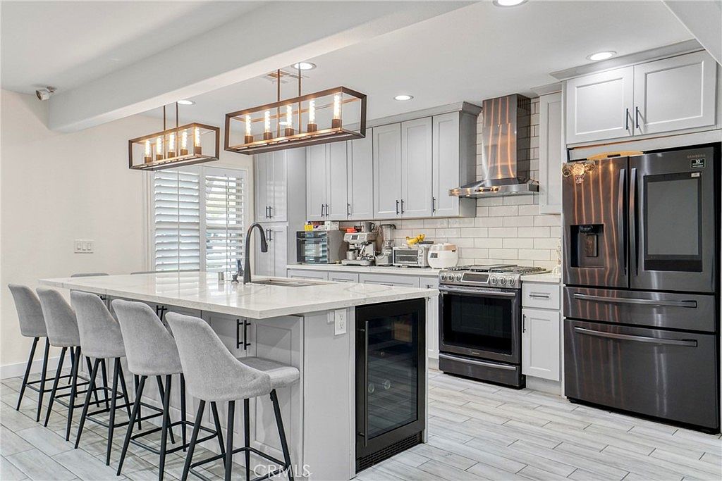 ③pretty.akke-1223 7254 Shoshone Ave, Van Nuys, CA 91406 | Zillow
