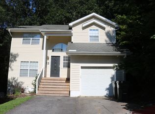 13 Tarragon Pl, Flat Rock, NC 28731