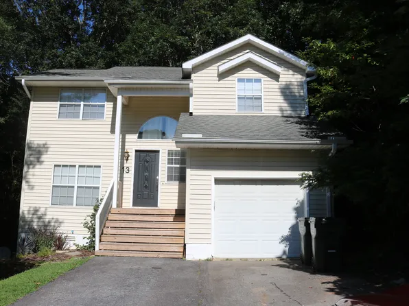 13 Tarragon Pl, Flat Rock, NC 28731