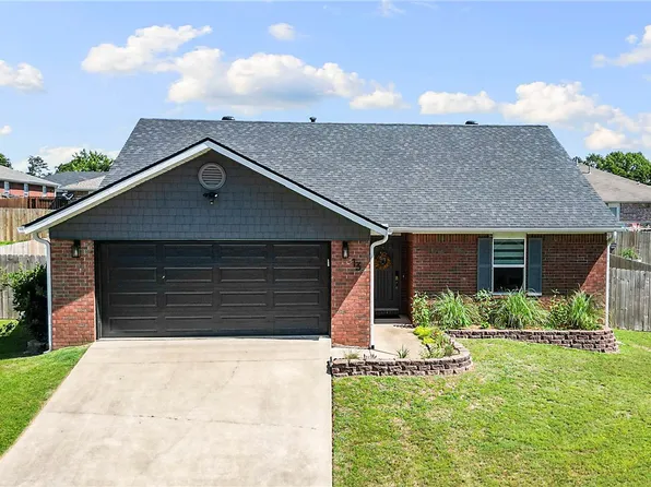13 Greenridge Ln, Bentonville, AR 72712