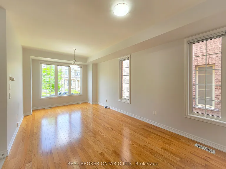 25 Vinod Rd — Photo 12