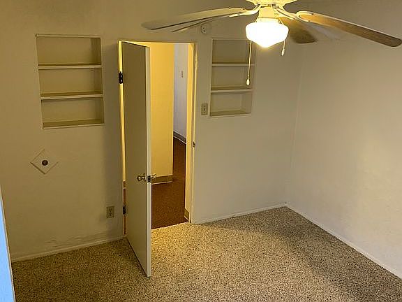 4th image of 530 E Mountain Ave