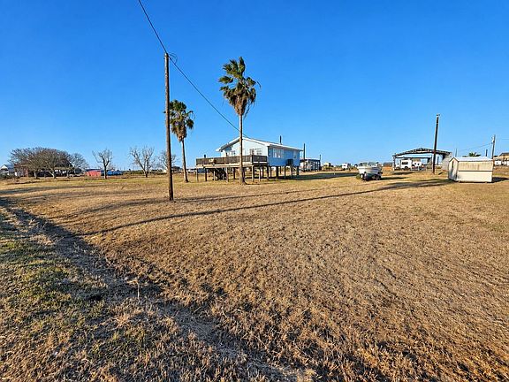 5th image of 405 Blue Water Blvd