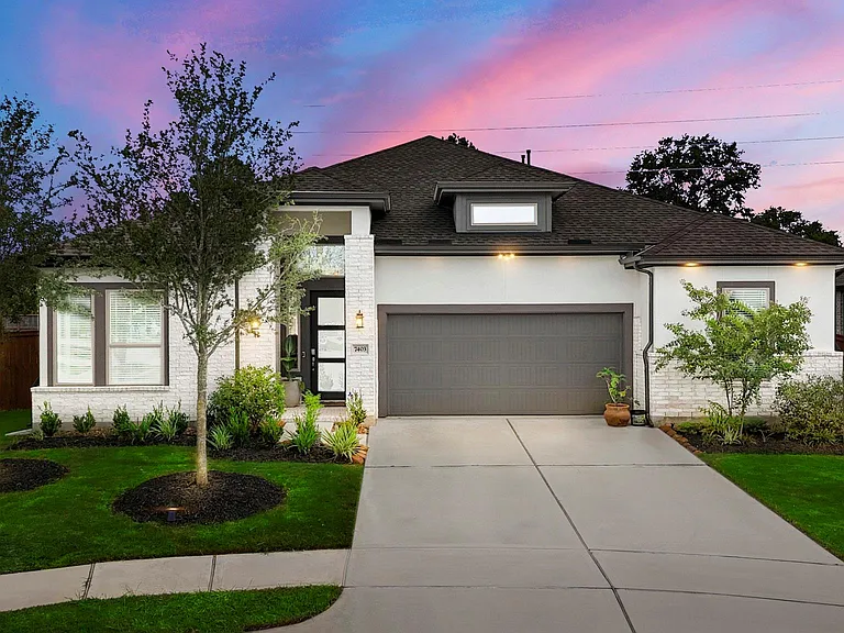 7403 Hanover Ln — Photo 1