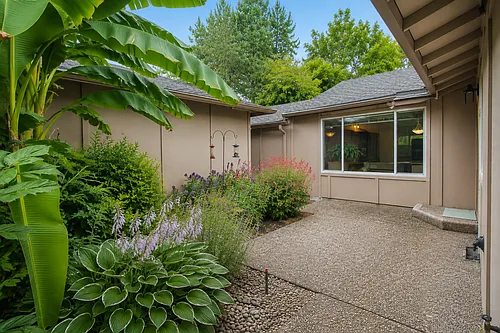 32 Condolea Dr Photo 1 32 Condolea Dr Photo 1