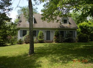411 Strawberry Hill Rd, Saylorsburg, PA 18353
