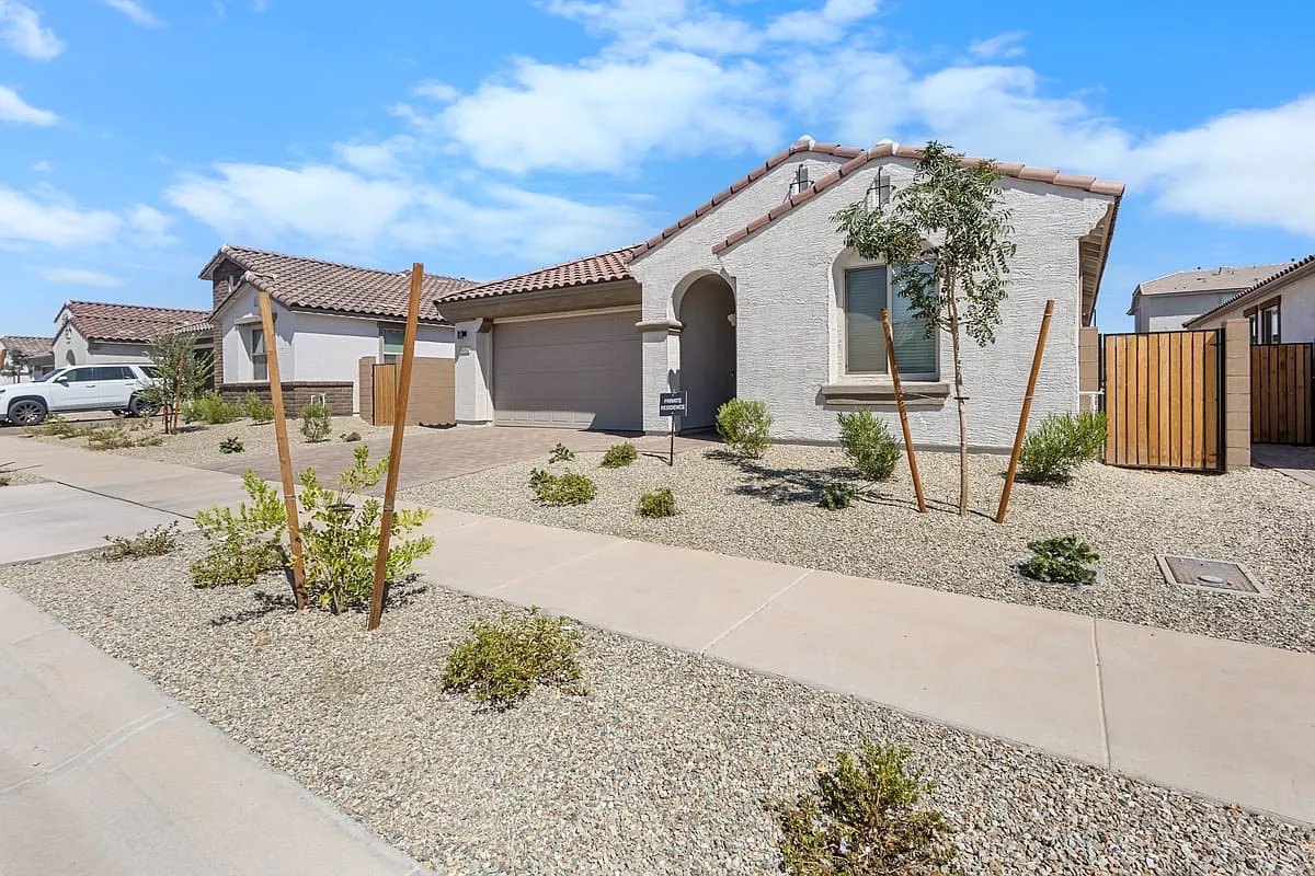 14812 W Gray Fox Trl, Surprise, AZ 85387, USA — Photo 2