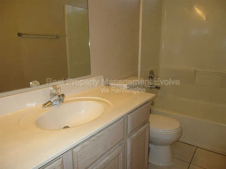 7418 W Eva St — Photo 12