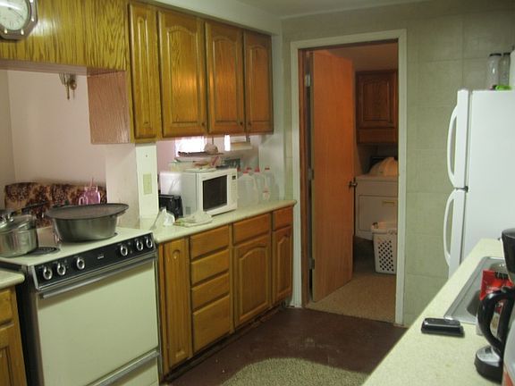 5th image of 1006 Truscott St