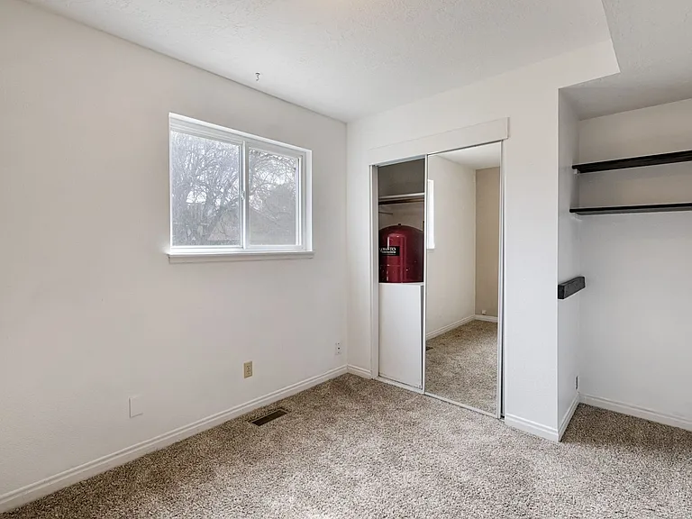 2960 S Apple St — Photo 18