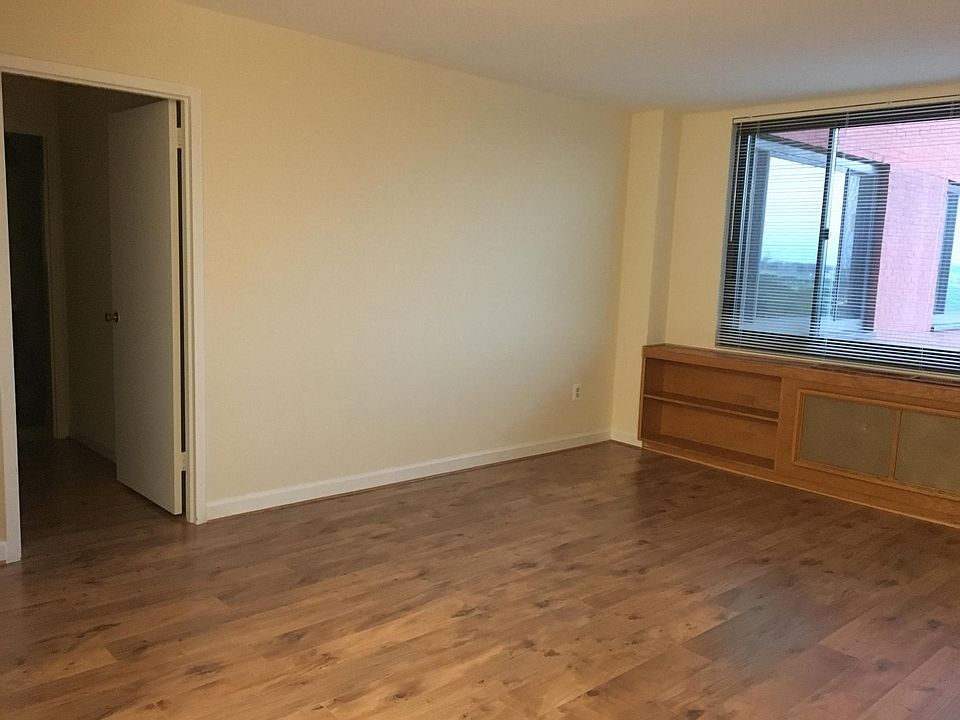 1st image of 1011 Arlington Blvd #10