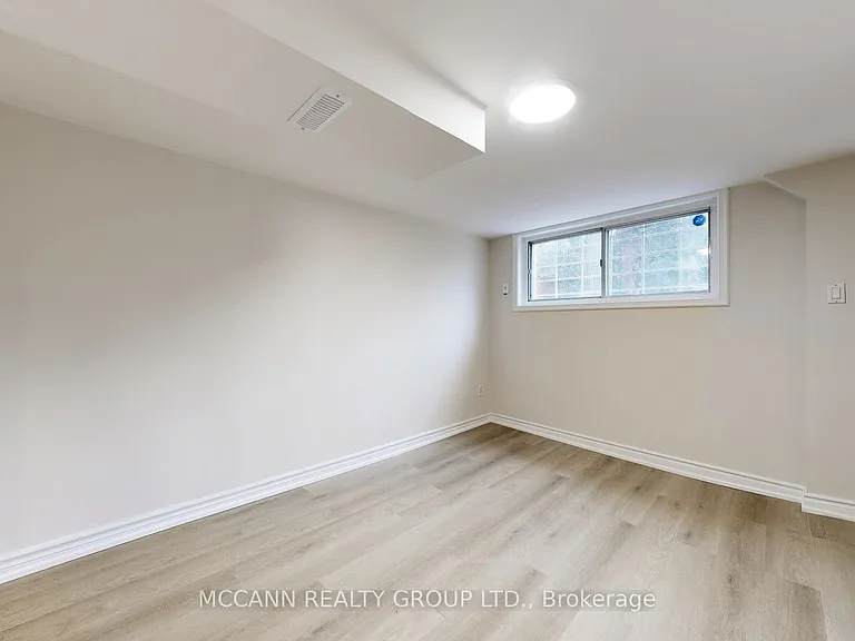496 Northcliffe Blvd #BASEMENT — Photo 14