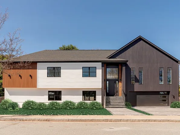 3 Brandt Dr, Woburn, MA 01801