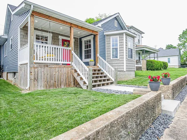 716 S 2nd St, De Soto, MO 63020