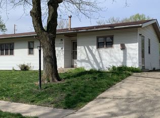 6710 SW Rockpost Rd, Topeka, KS 66619