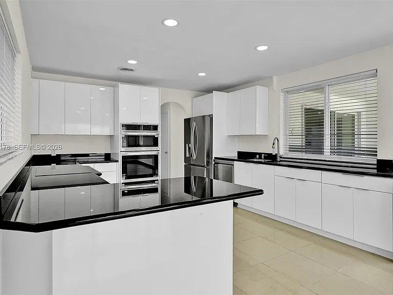 16453 NE 33rd Ave — Photo 32