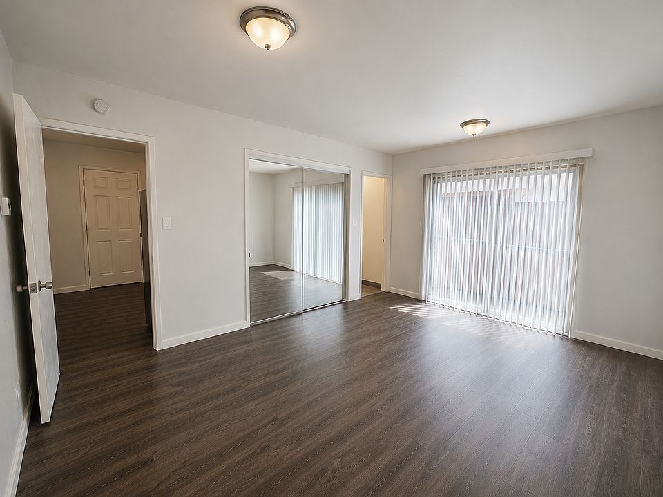 1st image of 1827 Hornblend St #B