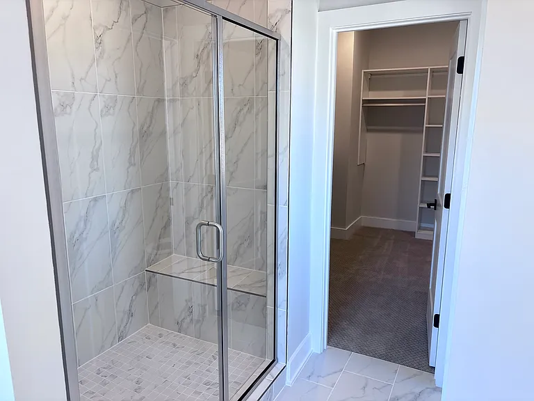 1353 Hurston Ln — Photo 32