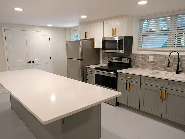 27 Swanson Ct — Photo 5