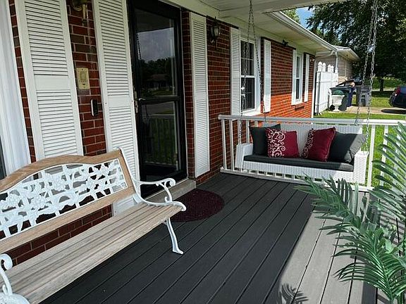 5th image of 737 Kingston Rd