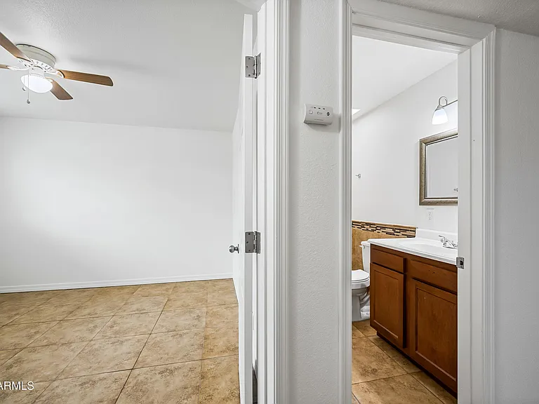 4115 N 18th Dr — Photo 11