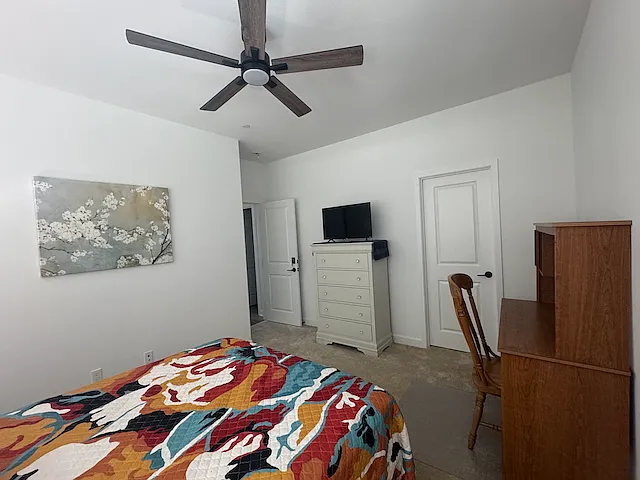 1 bed, 200 sqft, $1,300 — Photo 4