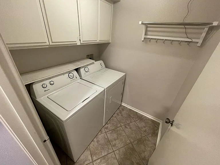 Laundry room (washer dryer available)