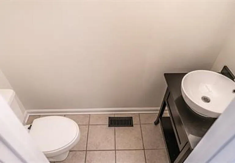 145 Sandhurst Pl — Photo 11
