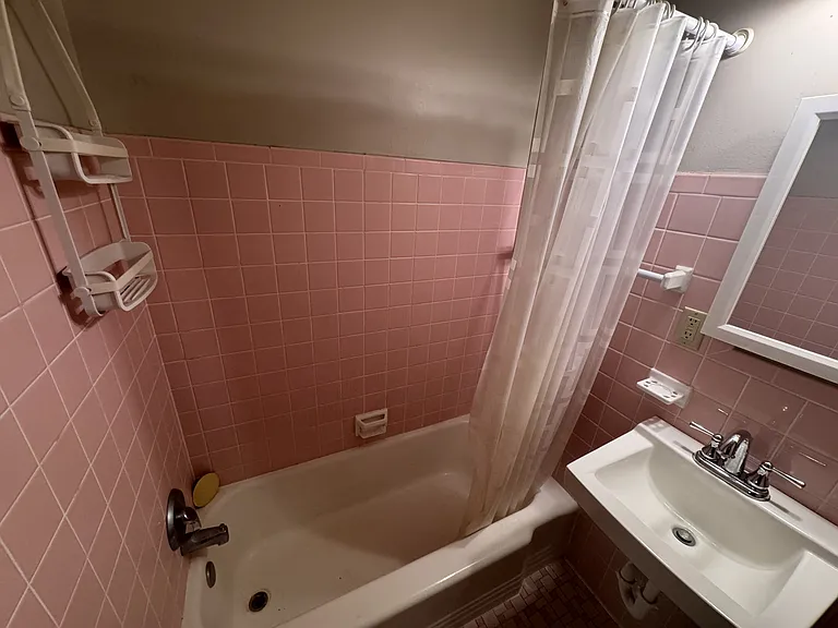 1547 Wynne Ave #8 — Photo 8