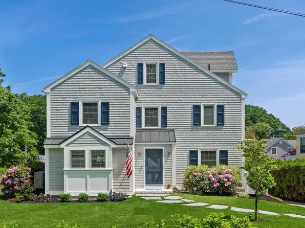 9 Oak Street, Kennebunk, ME 04043