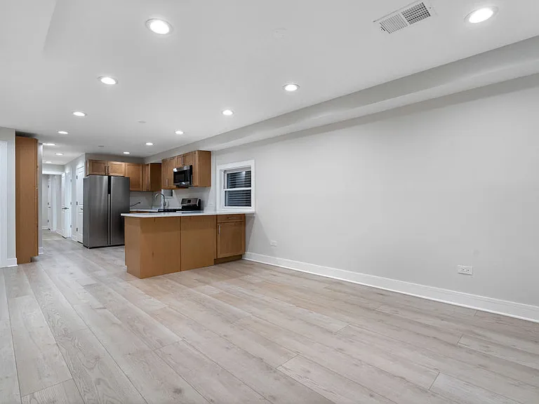 1624 N Bell Ave #G — Photo 2