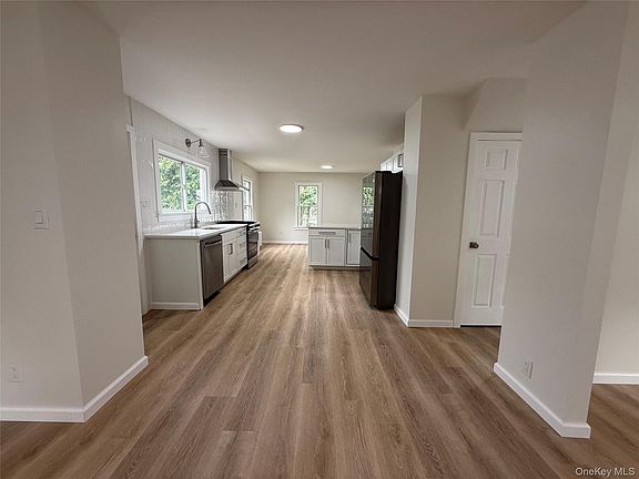 4th image of 104 N Orange Street
