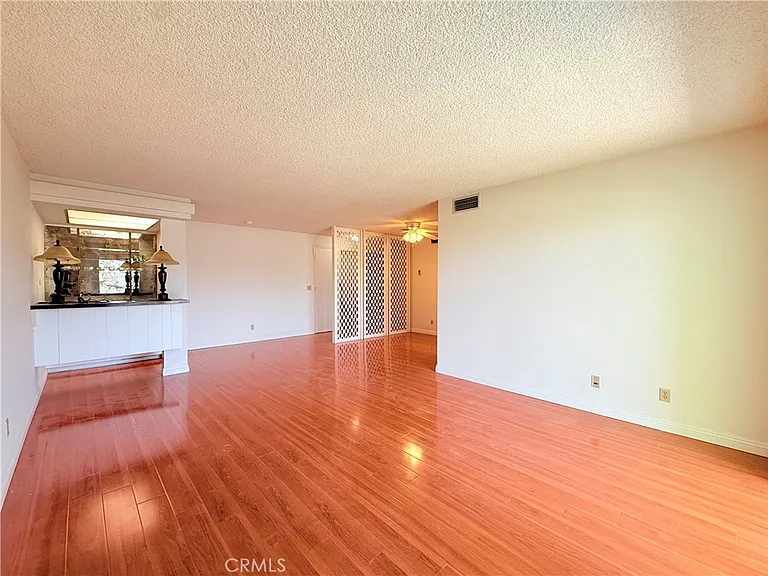 1301 S Atlantic Blvd #B424 — Photo 8