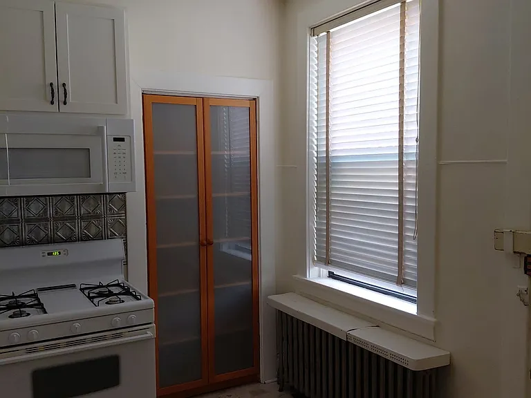 2519 Webster Ave #1 — Photo 12