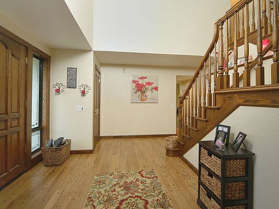 2nd image of 104 Redwood Dr