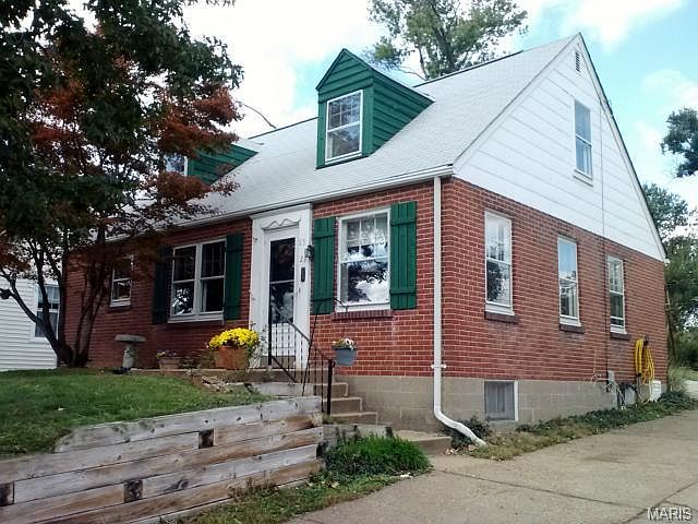 1st image of 23 Lakeview Ct