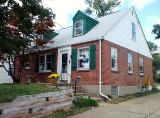 23 Lakeview Ct, Saint Louis, MO
