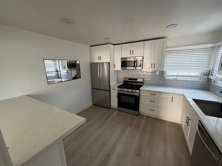 2519 Columbia Street — Photo 33