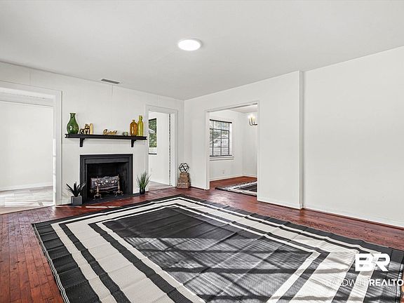 2nd image of 2806 Exter Dr