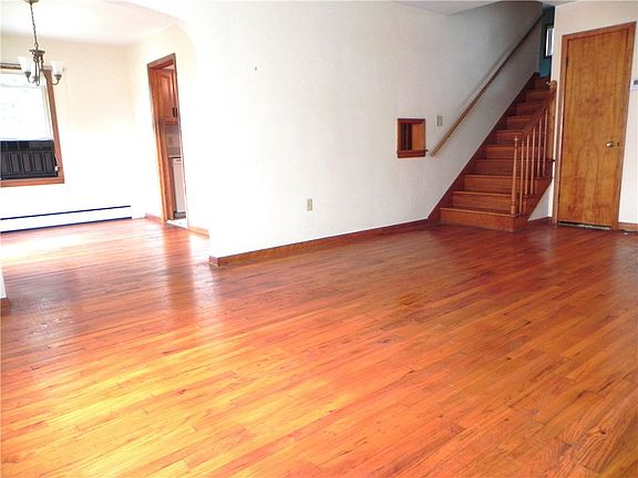 2nd image of 310 Grant St