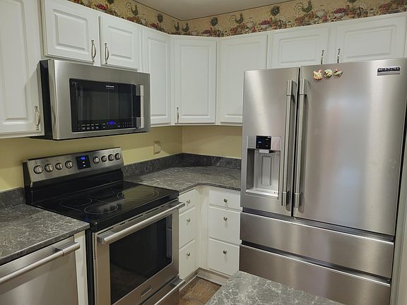3rd image of 226 Langshire Ct #13